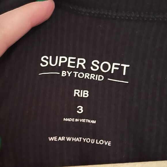 Torrid Size 3x Black Super Soft Ribbed Snap Front High Neck Tank - Picture 8 of 9